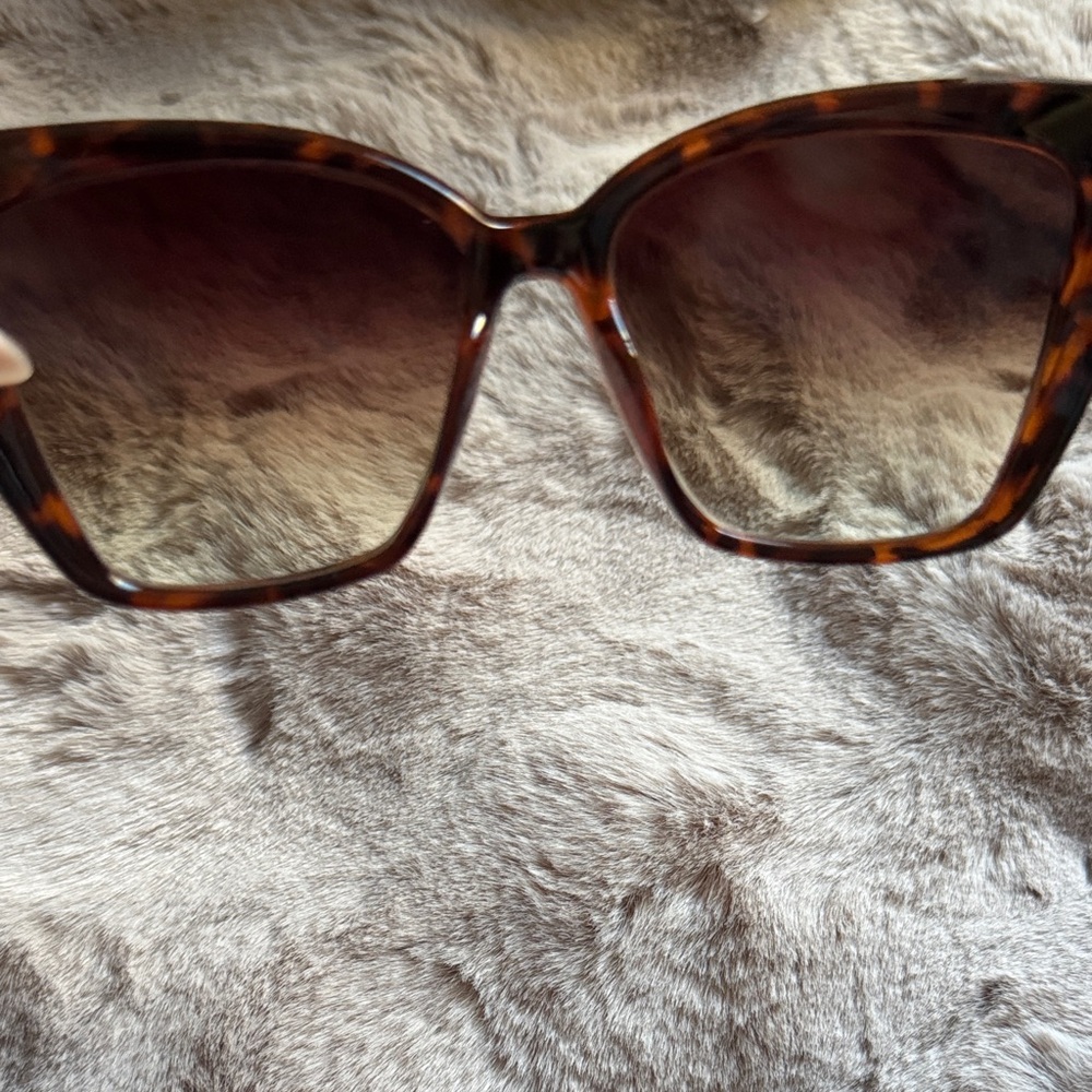 Diff Eyewear Tortoise Shell Square Sunglasses - image 4